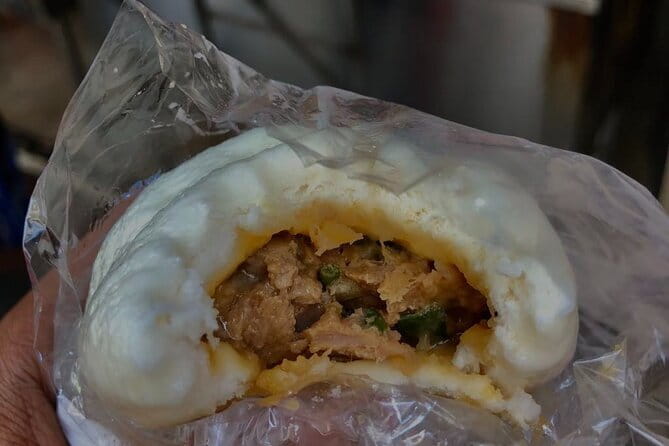 Authentic Manila Chinatown Food Tour Exploration - About 10 Filipino and Chinese-Influenced Dishes