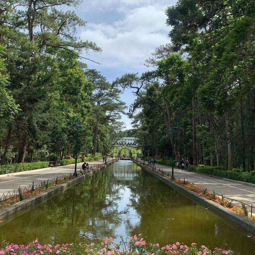 Baguio City Tour - Mines View Park for photographs and browsing