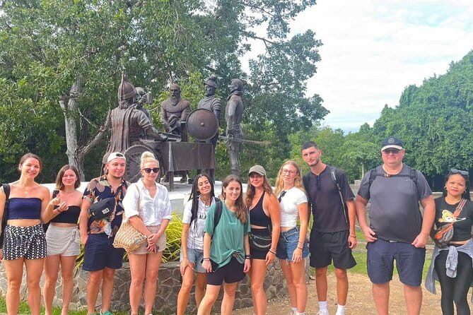 Bohol Chocolate Hills, Tarsiers & Loboc River Private Tour - Loboc River cruise adds lunch and live culture