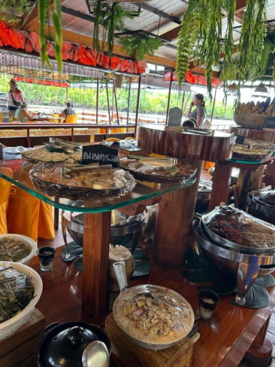 Bohol: Chocolate Hills Tour with Loboc River Cruise & Lunch