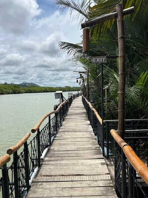 Bohol: Chocolate Hills Tour with Loboc River Cruise & Lunch - The Loboc River cruise is the day’s most comfortable pause