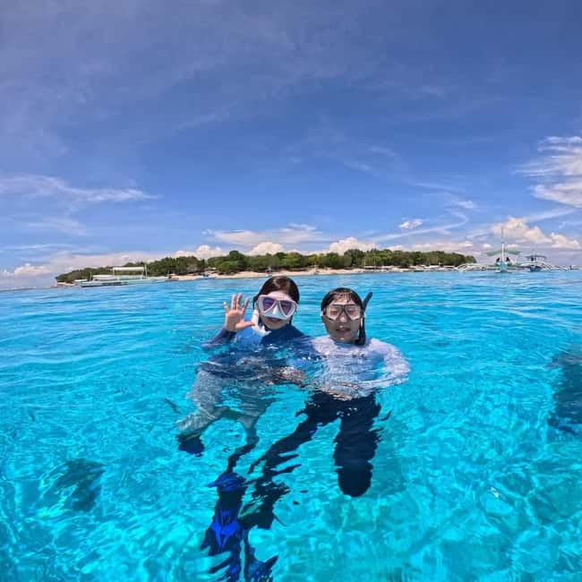 BOHOL: Dolphin Watching, Turtle Swim and Party Boat - A Filipino lunch by the sea