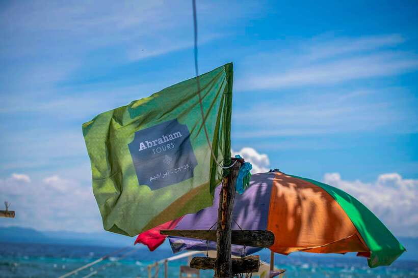 Bohol: Pamilacan Island Dolphin/Turtle Watching Tour & Lunch - A Filipino lunch served by the island community