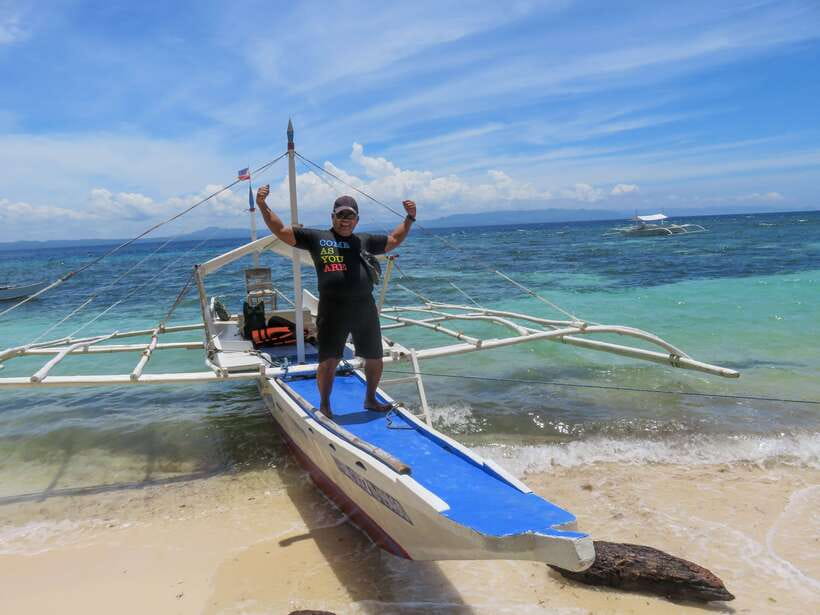 Bohol: Pamilacan Island Dolphin/Turtle Watching Tour & Lunch - Group size, guides, and the feel of the day