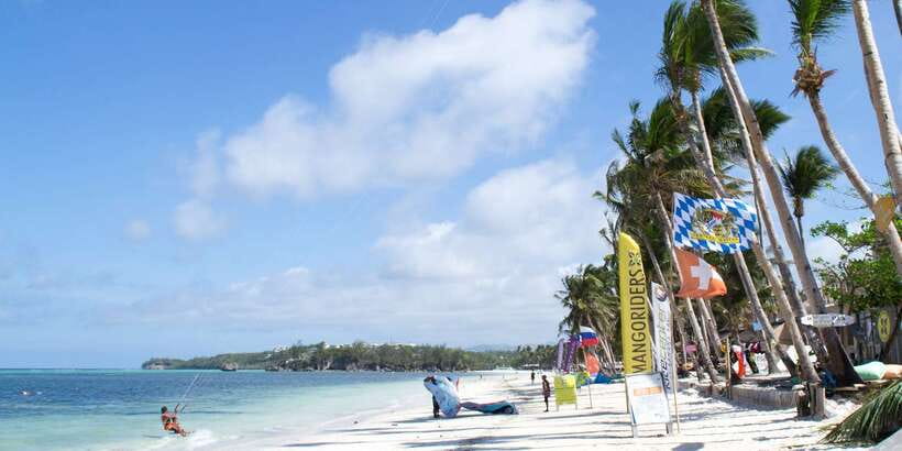 Boracay: Inflatable Banana or Dragon Boat Ride - What the early feedback tells you