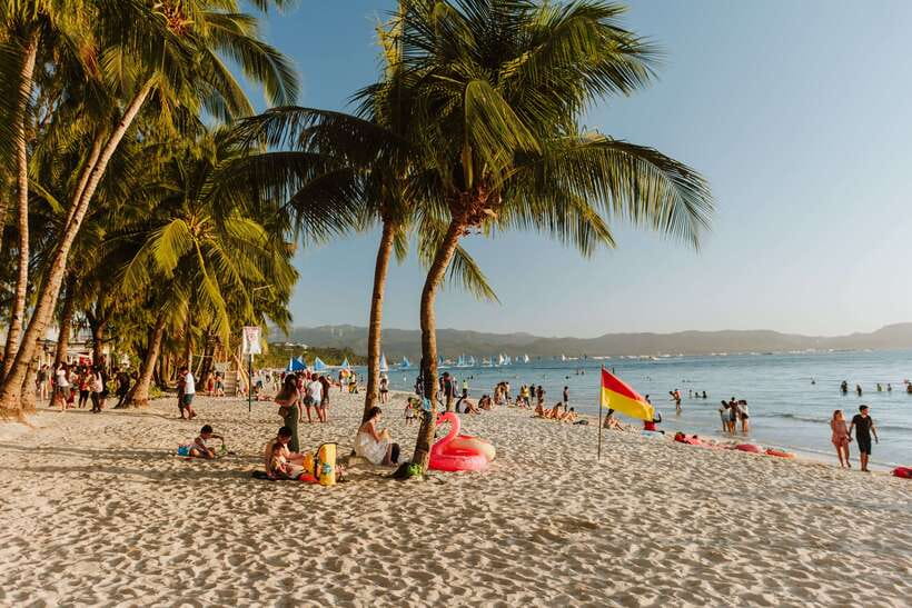 Boracay: Island and Beach-Hopping Boat Tour with Snorkeling - Key points at a glance