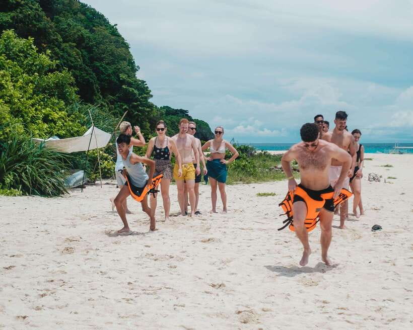 Boracay: Island Hopping & Cliff Jumping by Haqqy Life - The first secret stop: an hour for photos and swimming