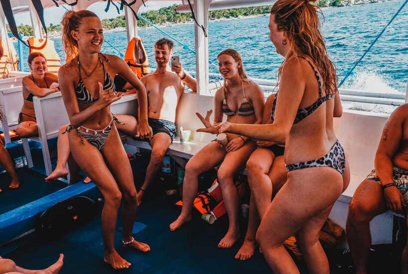 Boracay: Island Hopping & Cliff Jumping by Haqqy Life - Magic Island and the cliff-jumping choice