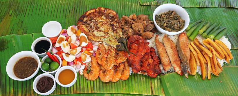 Boracay: Island Hopping Tour with Boodle Fight Lunch - Weather changes the route