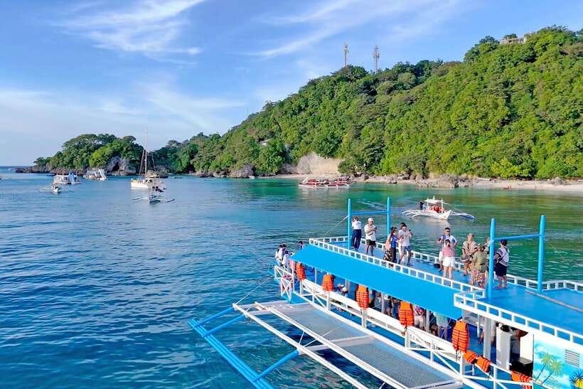 Boracay Island Rhythm Sunset Cruise - A sunset cruise with a party already in the boat