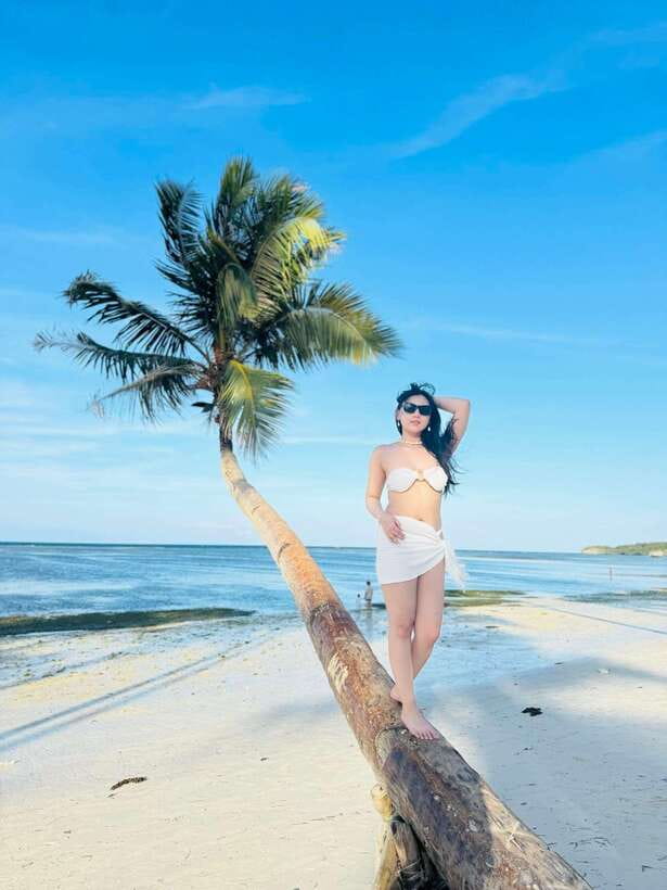 Boracay LandTour Experience (Photoshoot) - Keyhole at Newcoast Beach