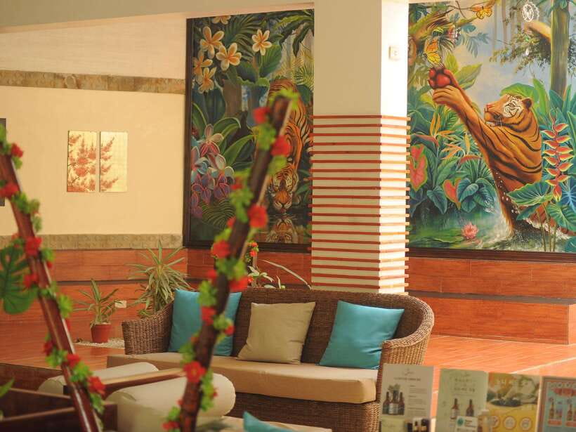 Boracay: Luna Spa Experience - Choosing between massage, scrub, and facial care
