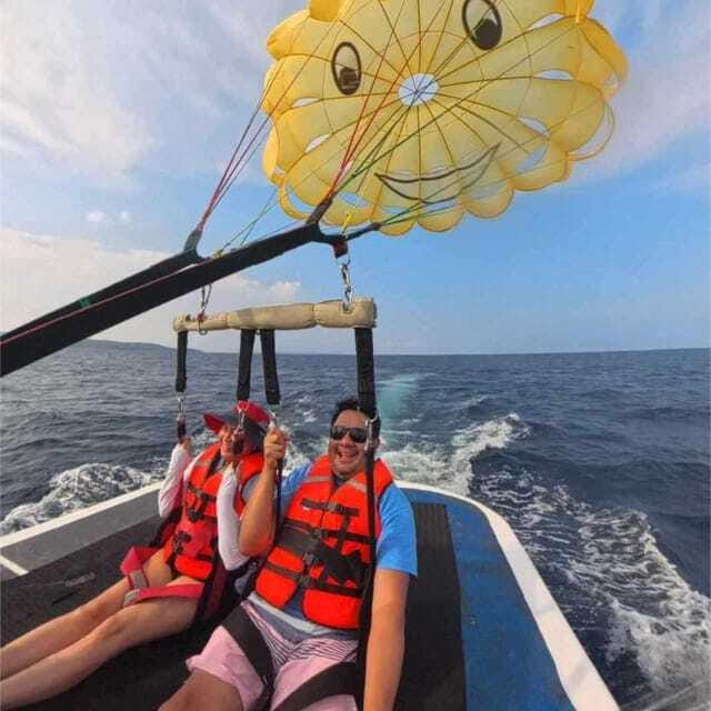 Boracay: Parasailing, Island Hopping, ATV Ride and Kawa Bath - Buffet lunch after the morning on the water