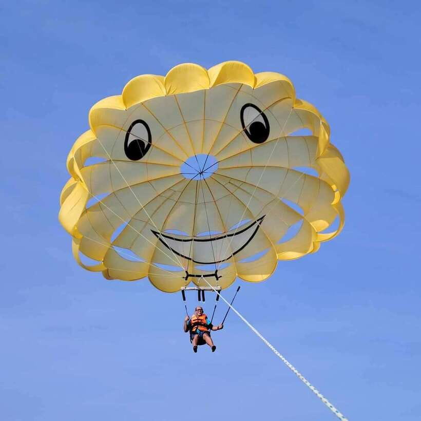 Boracay: Parasailing, Island Hopping, ATV Ride and Kawa Bath - Meeting at Astoria Station 1