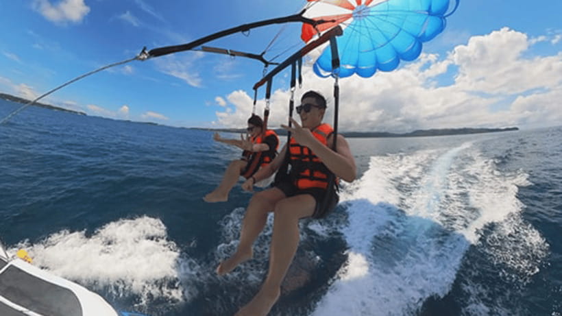 Boracay Parasailing with Insta 360 - Who will enjoy this most?