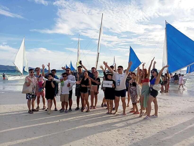 Boracay: Paraw Sailing - Service, language, and group size