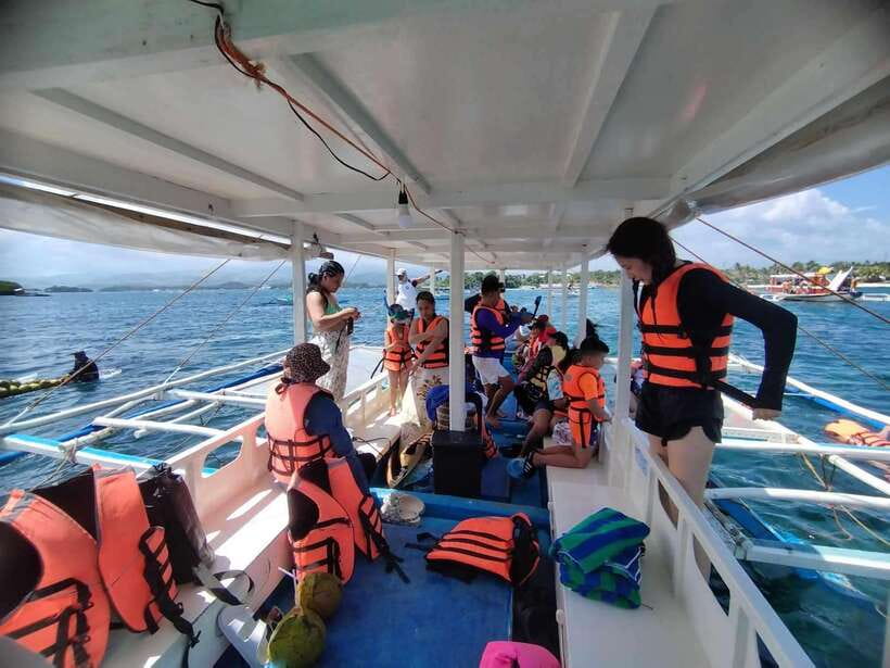 Boracay: Private Island Boat Tour and Lunch with Seaview - Snorkeling, swimming, and the honest reef assessment