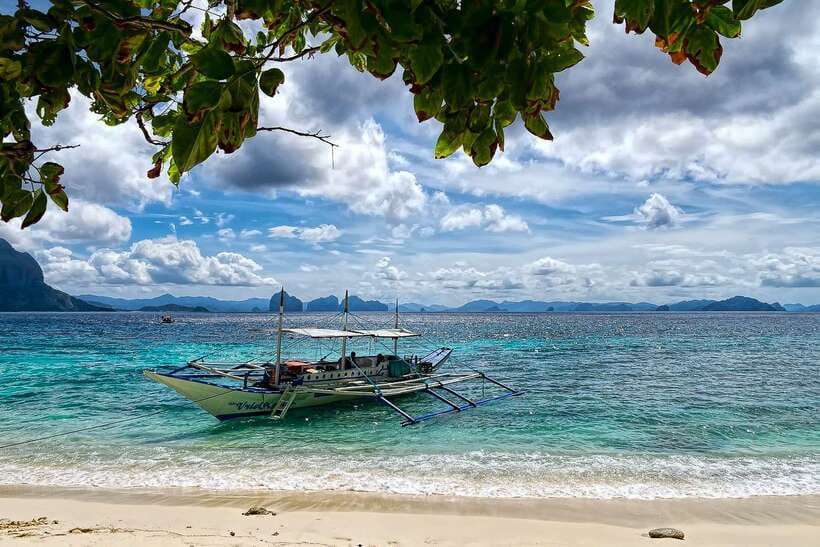 Boracay: Private Island Hopping & Snorkeling Tour - Balinghai Beach and the value of a short stop
