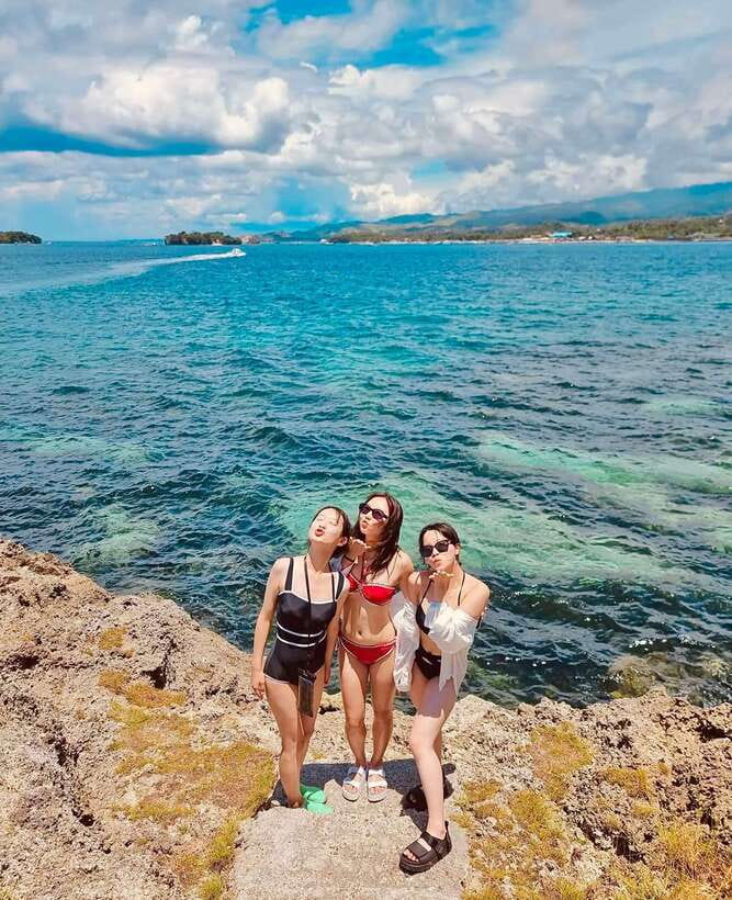 Boracay: Private Island Hopping & Snorkeling Tour - The local seafood BBQ lunch
