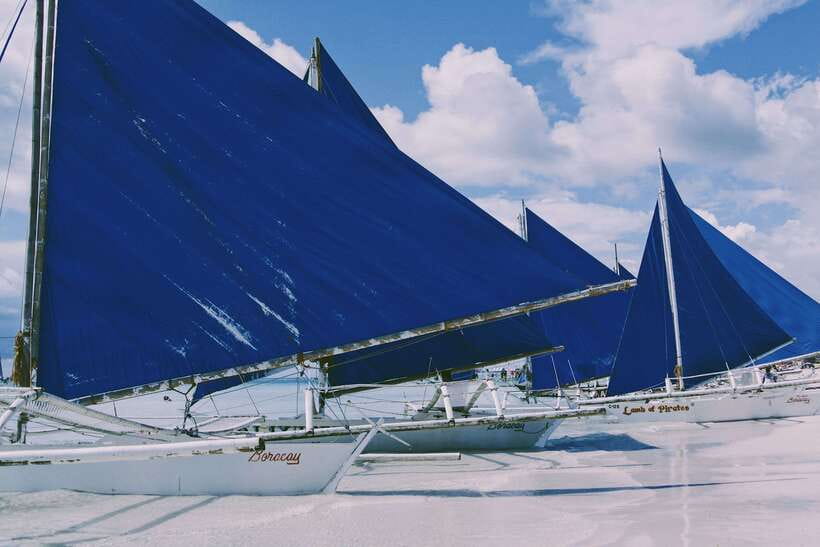Boracay: Private Traditional Bamboo Boat Sailing Tour - Timing, weather, and what to pack