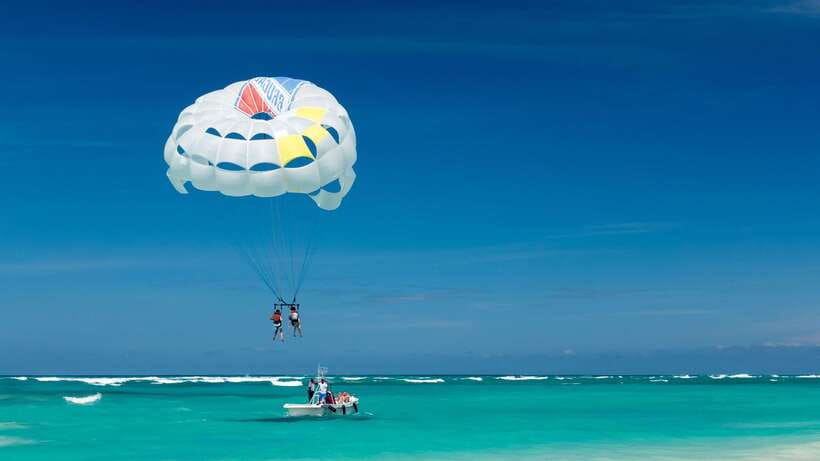 Boracay: Solo or Tandem Parasailing Experience - Weather, communication, and reliability