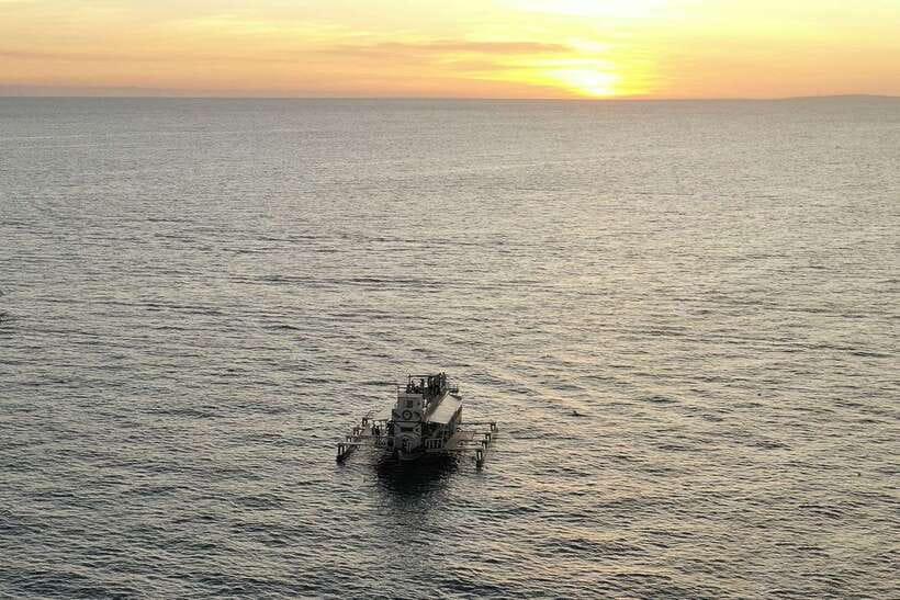 Boracay: Sunset Boat Party with Snacks - What the Cruise Feels Like at Golden Hour