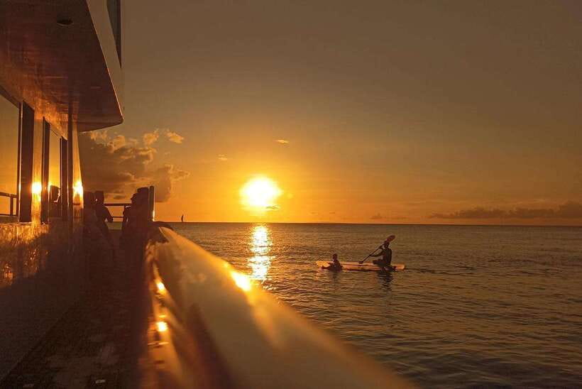 Boracay: Sunset Boat Party with Snacks - White Beach, Crimson, and Shangri-La From the Water