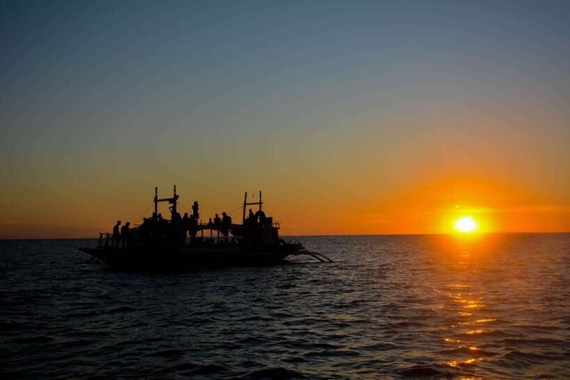 Boracay: Sunset Cruise with Water Activities - Meeting at Astoria Boracay in Station 1