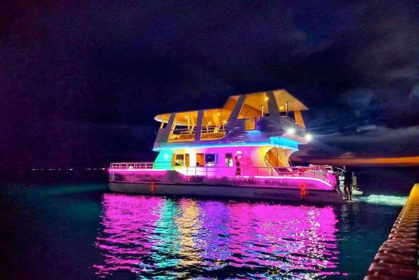 Boracay: Ultimate Party Cruise aboard the Andy World Yacht - The sunset cruise from White Beach