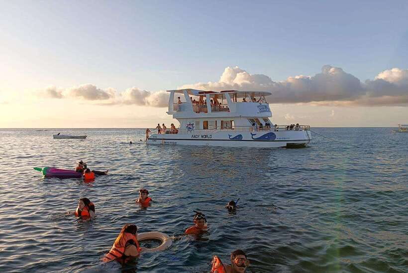 Boracay: Ultimate Party Cruise aboard the Andy World Yacht - Food, drinks, and the supplies caveat