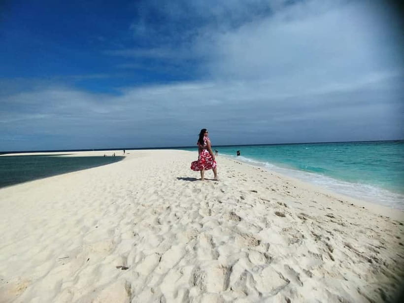 Camiguin: White Island Mantigue Island Exploration PRIVATE - Lunch between the islands