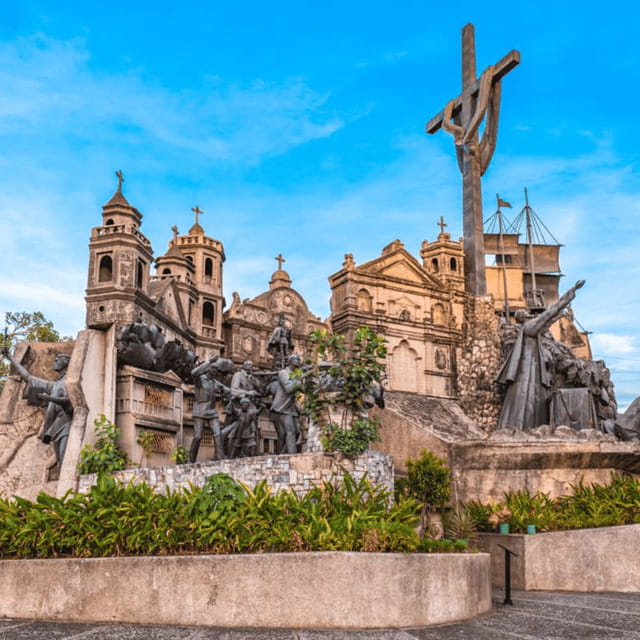 Cebu City: Best of Cebu Full-Day Guided Sightseeing Tour - House of Lechon and Cebu’s signature dish