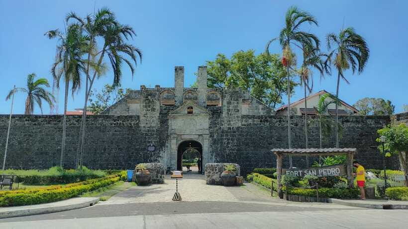 Cebu Half Day City Tour (Private Tour) - Souvenir Shopping and Taboan Market