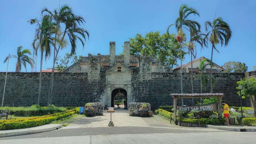 Cebu Half Day City Tour (Private Tour) - Cebu Heritage Monument and the Stories in Stone