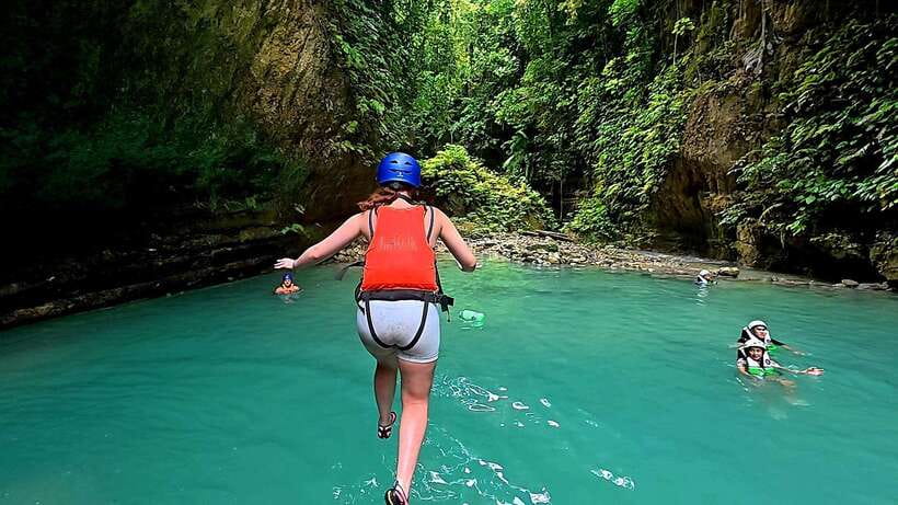 Cebu: Moalboal Sardine Run & Kawasan Falls Canyoneering - Kawasan Falls canyoneering, one wet step at a time