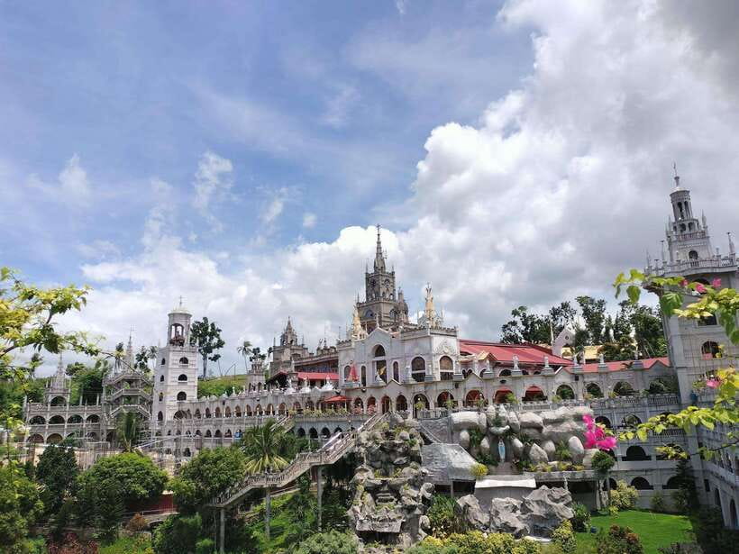 Cebu: Oslob Whale Shark, Simala Church & Ka Treasure Argao - The long-distance pickup is useful and tiring