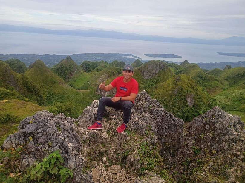 Cebu: Osmeña Peak hike and Sardines Run Snorkel adventure - The short walk to Cebu’s highest point