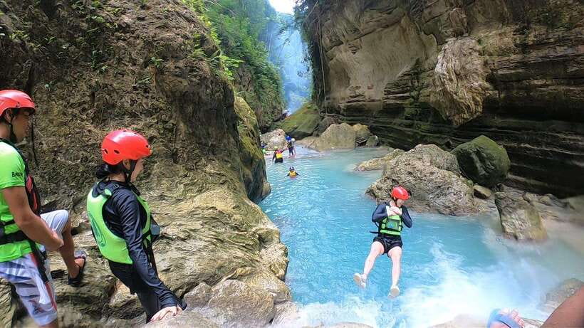 Cebu: Pescador Island, Sardines run and Kawasan Canyoneering - Pescador Island and the value of the boat trip