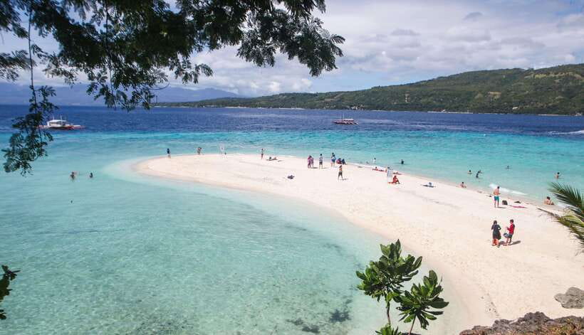 Cebu: Whaleshark Encounter, Tumalog Falls & Sumilon Sandbar - Sumilon Island and its changing sandbar