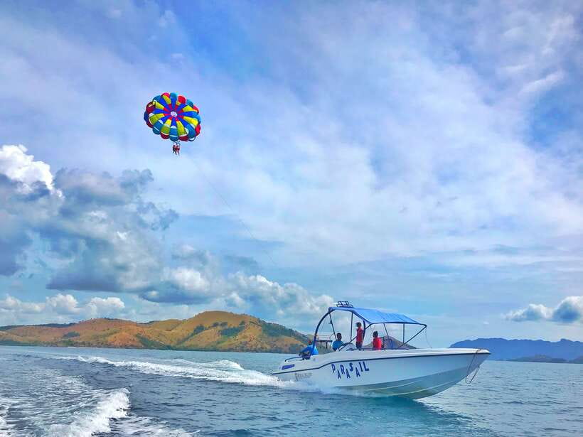 Coron: Parasailing Experience - What the takeoff feels like