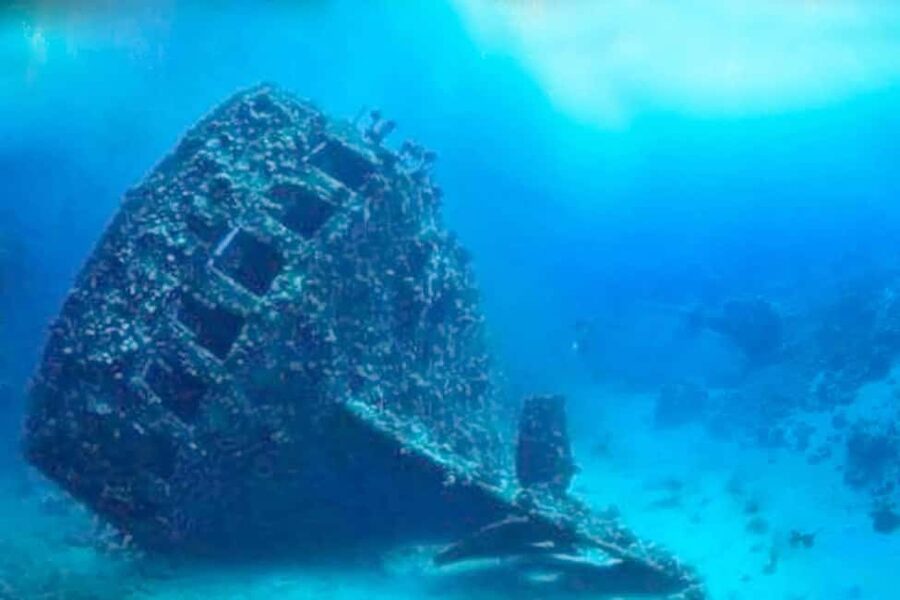 Coron: Reefs and Wrecks Tour with Snorkeling Equipment - Three underwater sights in one Coron outing