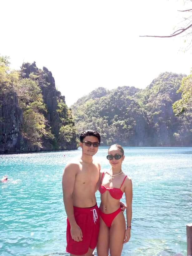 Coron: Super Ultimate Island-Hopping with Lunch & Transfers - Barracuda Lake changes temperature around you