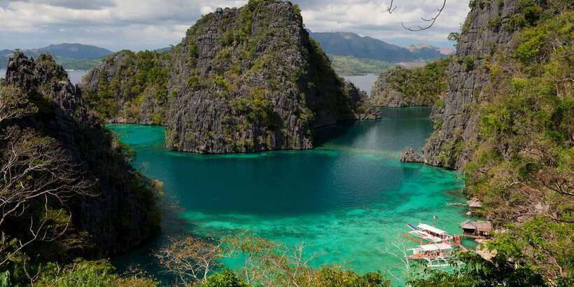 Coron Tour A: Kayangan Lake & Quin Reef Tour with Lunch - Guides, crew, and the feel of the day