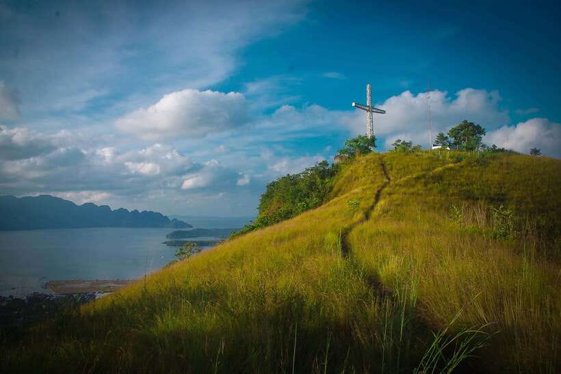 Coron Town Tour: Maquinit Hot Spring - Mt. Tapyas puts Coron Town at your feet