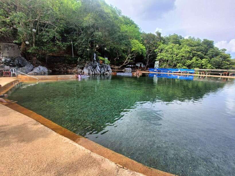 Coron Town Tour: Maquinit Hotspring & Mt. Tapyas Trekking - The guide, group size, and transport questions