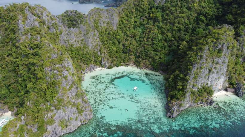 Coron Ultimate Tour: 7 Destinations with Lunch & Transfers - Skeleton Wreck and Coral Garden show Coron below the surface