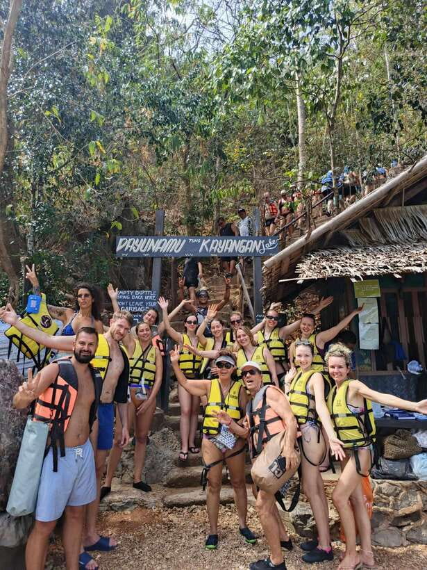 Coron Ultimate Tour: 7 Destinations with Lunch & Transfers - Kayangan Lake starts the day with a climb