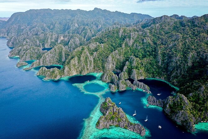 Coron Ultimate Tour - Full Day Group Tour w/ Lunch - Kayangan Lake and the 300-step climb
