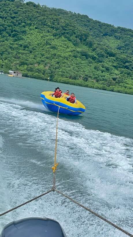 Coron: Watersports Experience - Free kayaking between the big rides