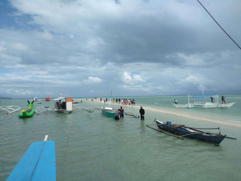Dumaguete: Dolphin Watching & Manjuyod Sandbar Private Tour - The timing problem to sort out early